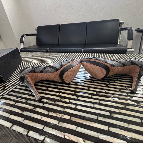 Authentic L.A.M.B. Women's Gray Peep Toe Heels-Retails $295 - Picture 6 of 9